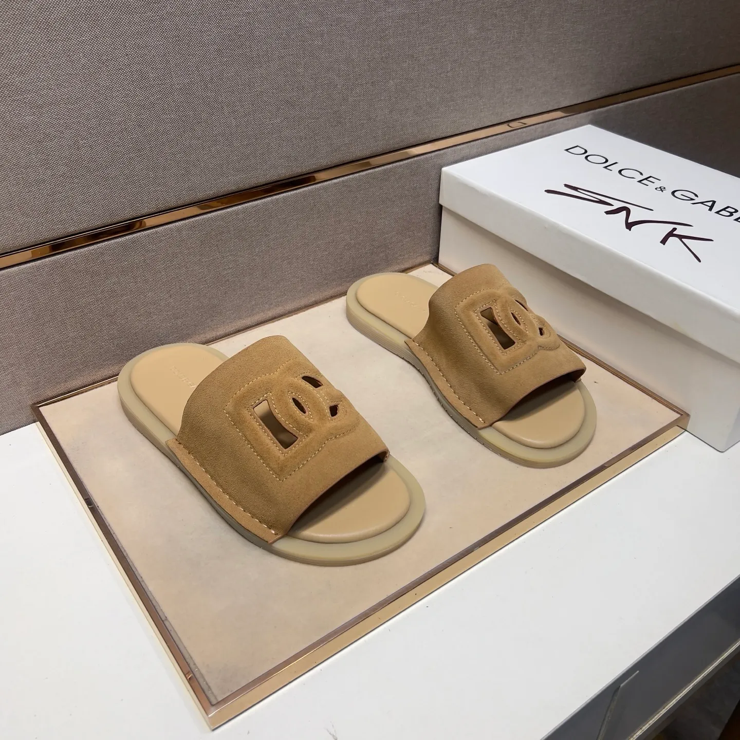 Men's men's shoes 💰pp340【DG～】Men's casual slippers 2025z cabinet sales simultaneously 🔶Size: 38-44#️⃣ 🔷5 colors🔜The upper is made of multi-material splicing➕Genuine leather lining, comfortable and breathable, sole: original comfortable, wear-resistant and non-slip outsole, ⚠️Real 📱Photographed🎬The real thing is better📢📢📢